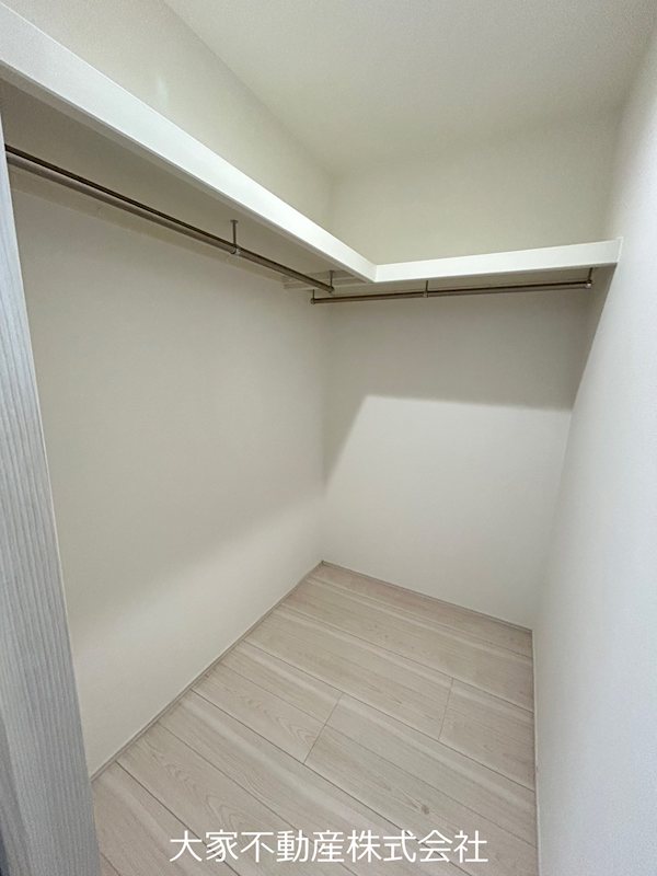 収納　※別部屋写真の為イメージ。現況優先。左右反転タイプになります