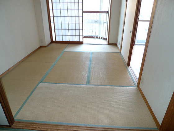 玄関　※別部屋の写真です