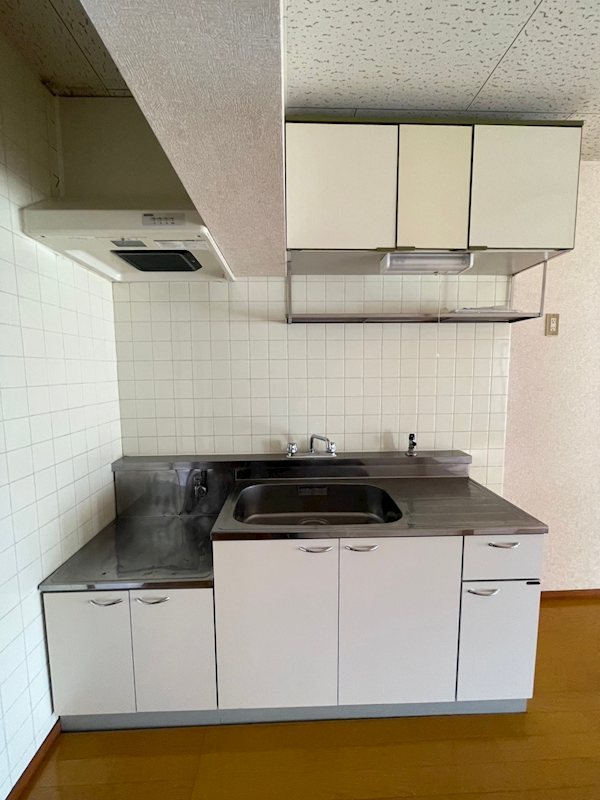 キッチン　別部屋写真となります。