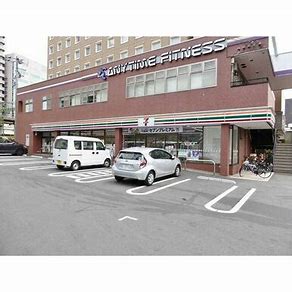 コンビニ　セブンイレブン横浜子安通2丁目店（コンビニ）まで190m