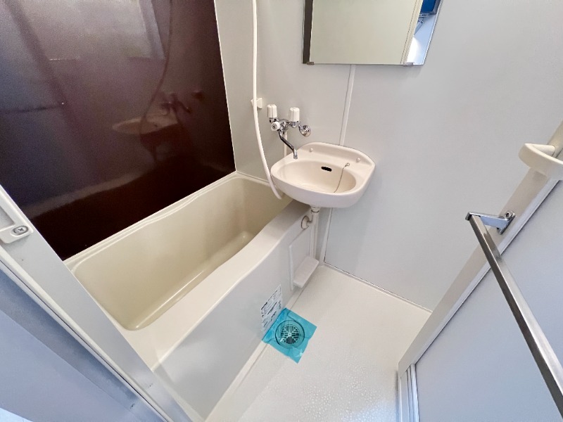 バス・シャワールーム　※別部屋参考写真