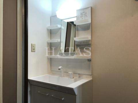 洗面設備　同物件別部屋です。