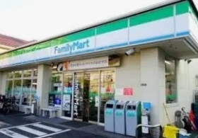 コンビニ　ファミリーマート松原六丁目店（コンビニ）まで93m