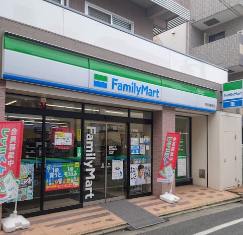 コンビニ　ファミリーマート東松原駅前店（コンビニ）まで287m