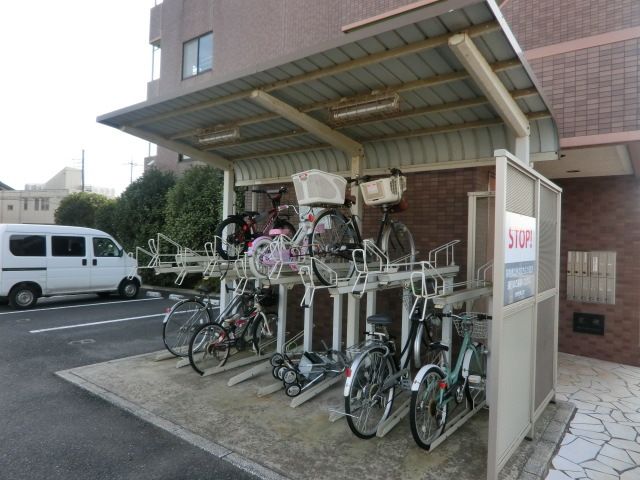 その他共有部分　屋根付の駐輪場です！
