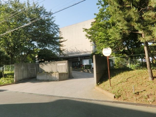 小学校　市原市立国分寺台西小学校（小学校）まで675m
