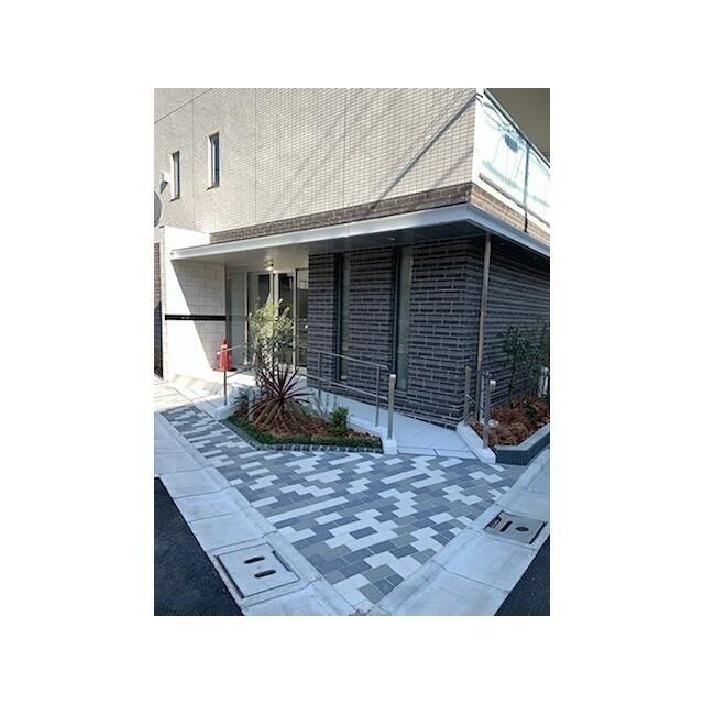 エントランス　清潔なエントランスです