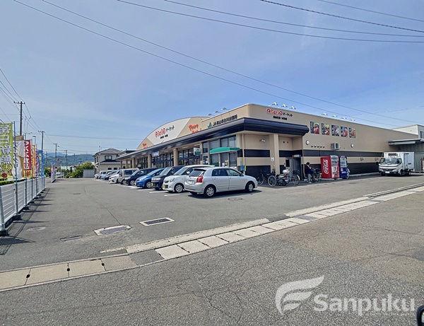 スーパー　松山生協椿店（スーパー）まで489m