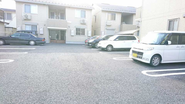 駐車場　駐車場