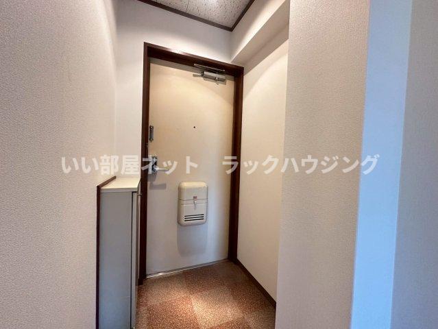 玄関　【お部屋さがしはラックハウジングにお問合せ下さいませ♪】
