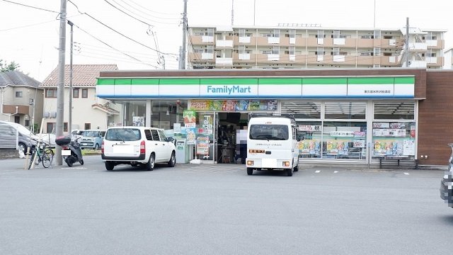 コンビニ　ファミリーマート東久留米所沢街道店（コンビニ）まで870m