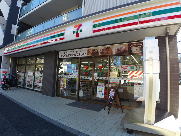 コンビニ　セブンイレブン（コンビニ）まで11m