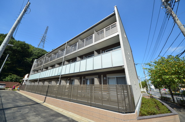 建物外観　～青い空にはえる外観っ～