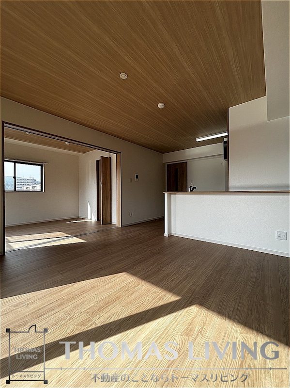 居室・リビング　※お部屋によって色味が異なります。