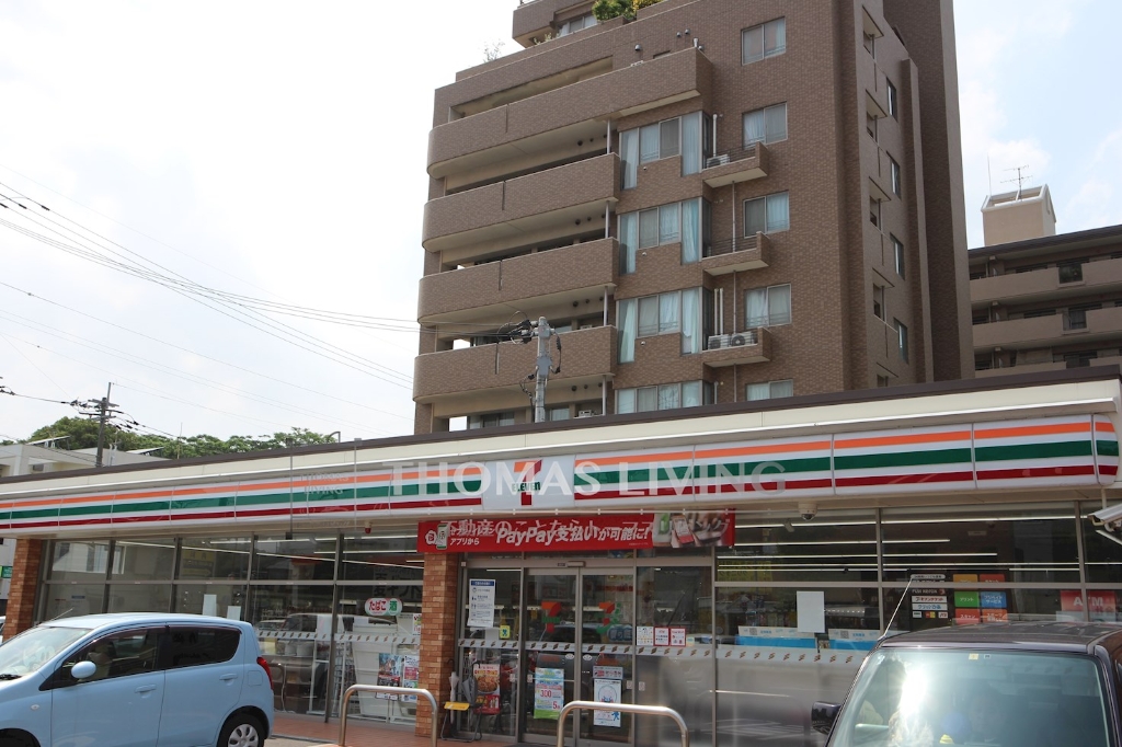 コンビニ　セブンイレブン 小倉上到津4丁目店（コンビニ）まで593m