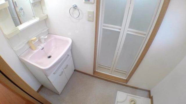 洗面設備　※別号室の写真です。