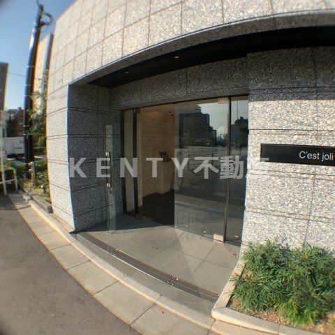 エントランス　清潔なエントランスです