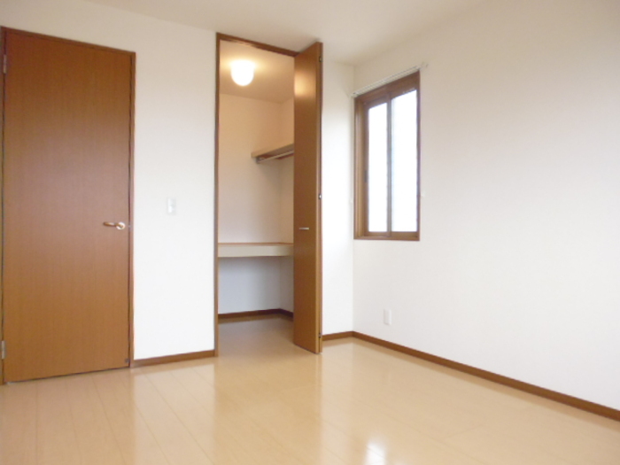 その他部屋・スペース　風通しも良い寝室です☆