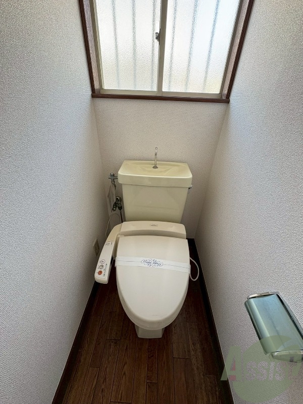 トイレ　こちらはトイレになります。ウォシュレット機能付です。
