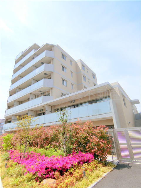 建物外観　2016年12月築　RC鉄筋コンクリート造地上8階建て1K