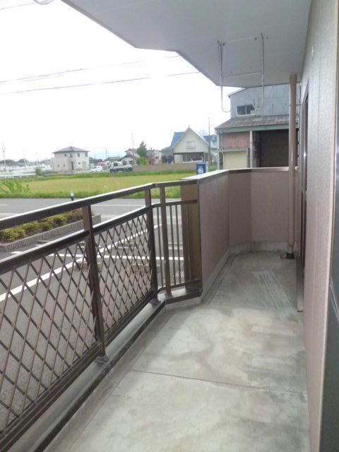 バルコニー　専用ベランダございます。