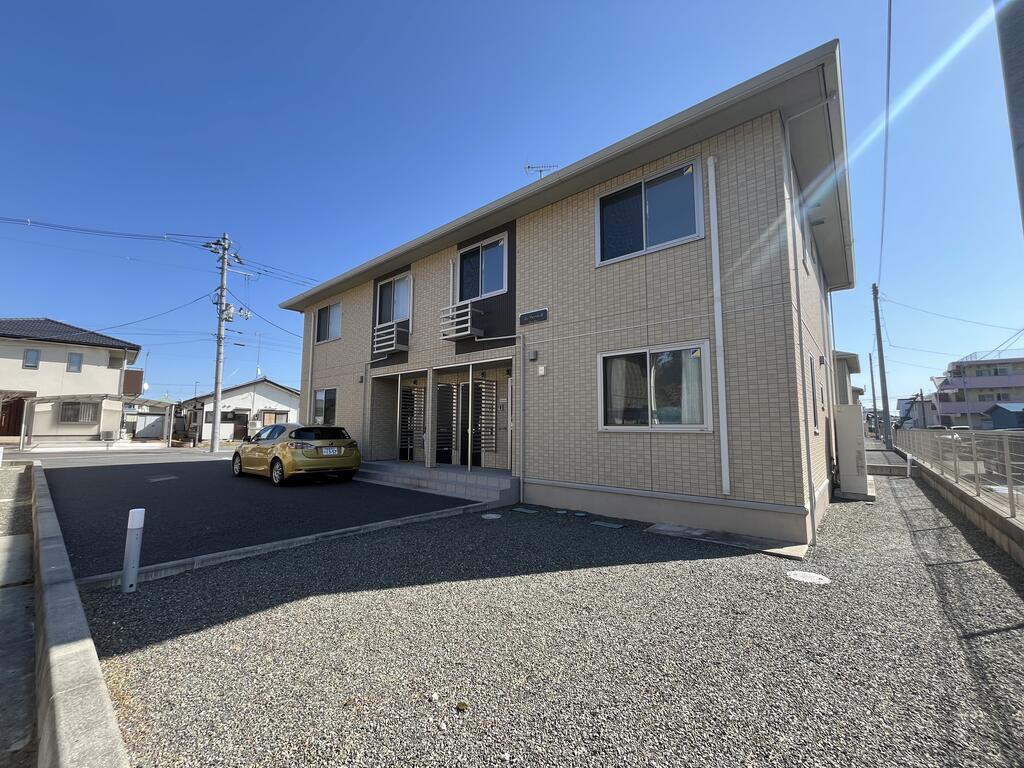 建物外観　外観部分・オール電化！日当たり良好な物件です♪