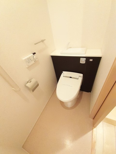 トイレ　★温水洗浄便座★