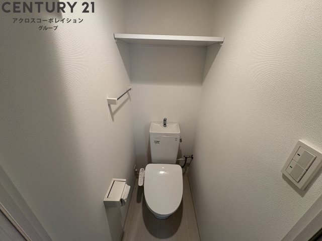 トイレ　温水洗浄便座付きのトイレです♪