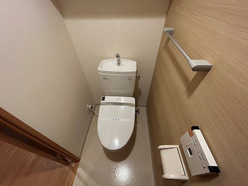 トイレ　別タイプ参考写真掲載。
