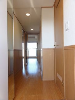 玄関　別タイプ参考写真掲載。