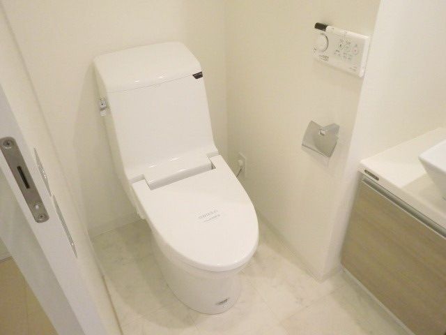 トイレ　★ウォシュレット付きのトイレです★