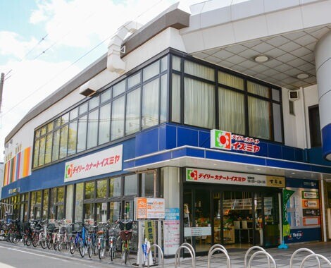 スーパー　デイリーカナートイズミヤ杭瀬店（スーパー）まで426m