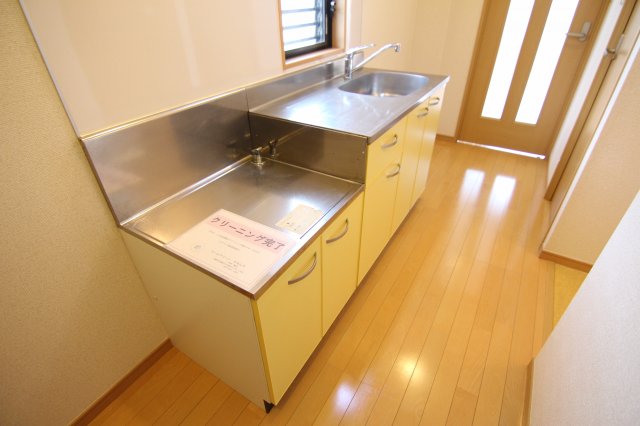 キッチン　他のお部屋の参考写真となります。