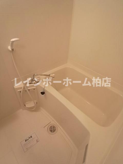 バス・シャワールーム　ゆったり過ごせるお風呂です