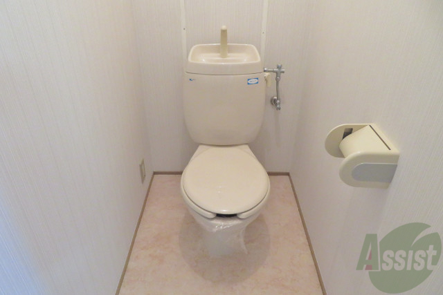 トイレ　トイレは広いので圧迫感がありません。