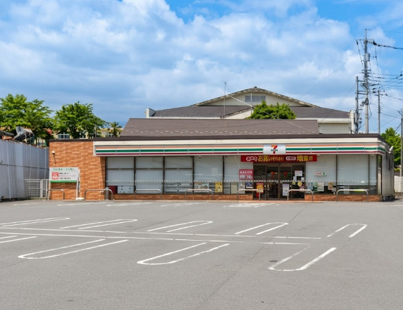 コンビニ　セブンイレブン 御殿場小学校前店（コンビニ）まで925m