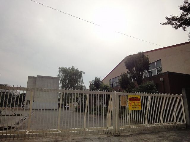 中学校　東村山市立東村山第三中学校（中学校）まで911m