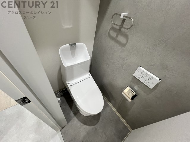 トイレ　温水洗浄便座付きのトイレです♪