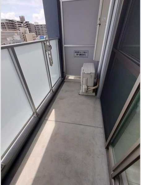 バルコニー　※写真は同じマンションの違う部屋のものになります。