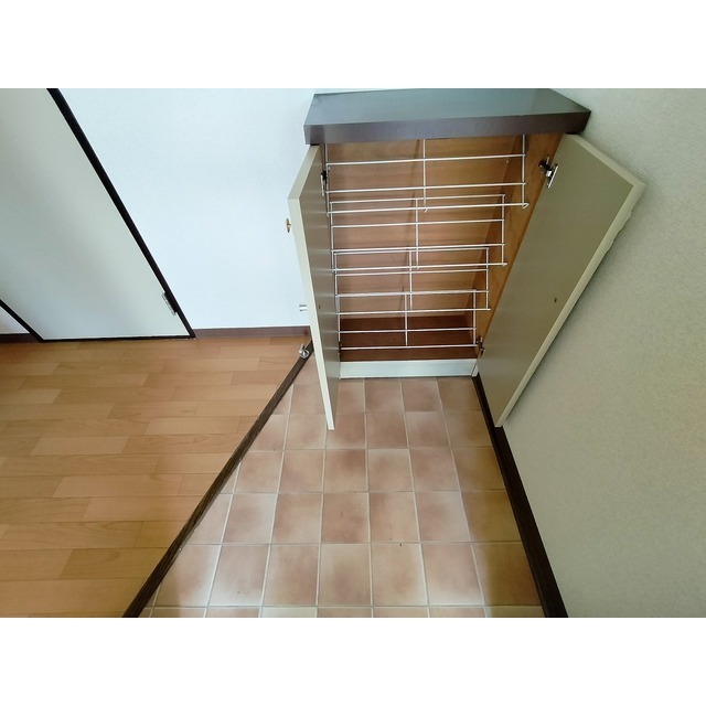 玄関　※同型別部屋　参考画像