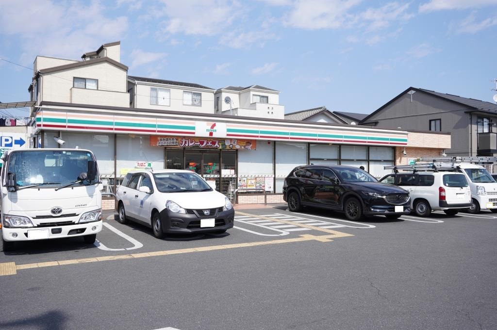 コンビニ　セブンイレブン さいたま堀の内3丁目店（コンビニ）まで673m