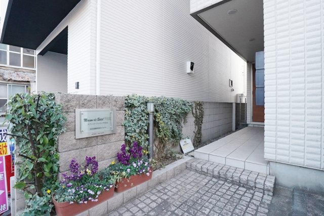 エントランス　建物の内部です