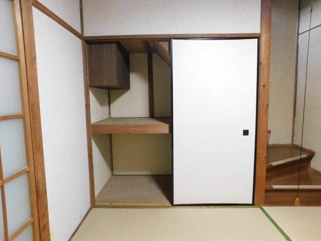 収納　押入　1F