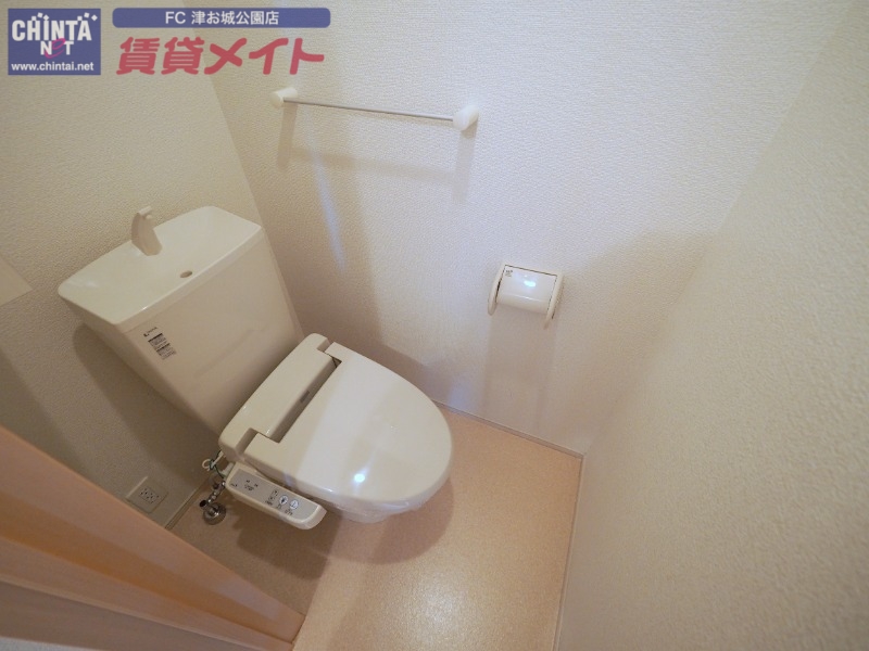 トイレ　同タイプ部屋写真です。