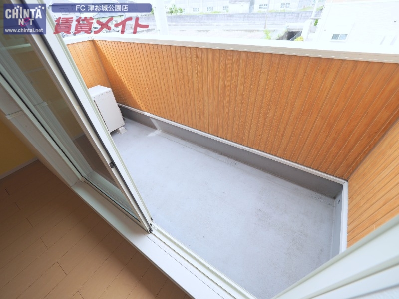 バルコニー　同タイプ部屋写真です。