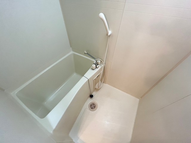 バス・シャワールーム　※他部屋の写真です。現況優先。