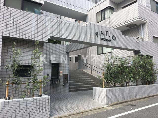 エントランス　落ち着いたエントランスです