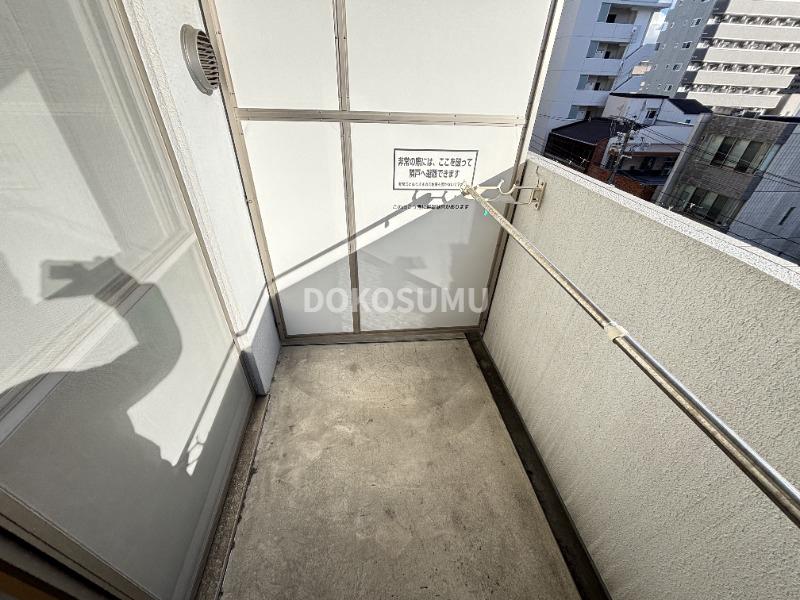 バルコニー　心地よい風と光を感じる、暮らしの楽しみが広がる場所。