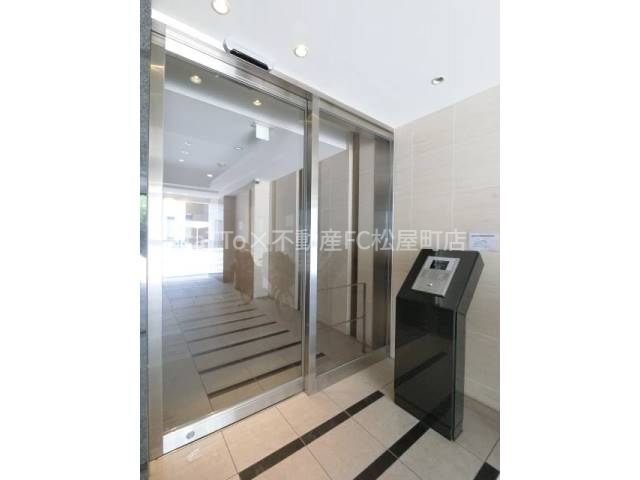 エントランス　マンション共用部分（オートロック付き）