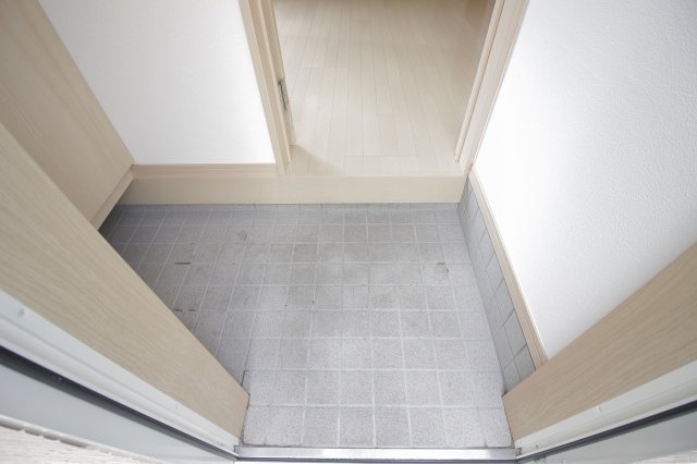 玄関　同タイプのお部屋です